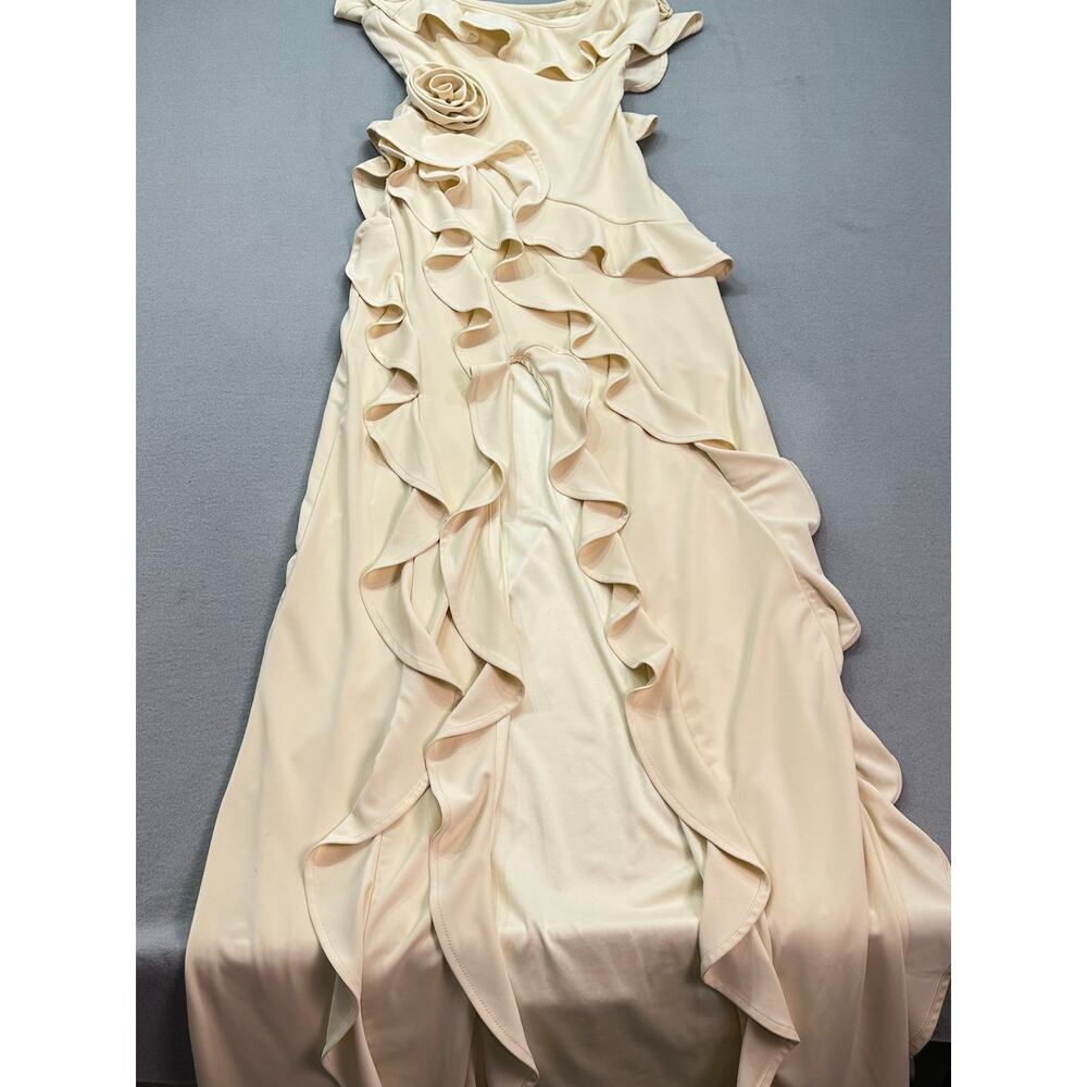 JLUXLABEL Brenna Cream Ruffle Rosette Cold Shoulder Maxi Dress Size XS - Picture 6 of 13